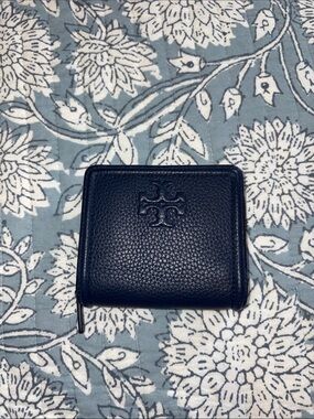 Tory Burch Navy Pebbled Leather Zip Wallet with Gold Hardware